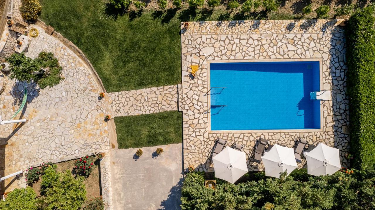 Villa In Pietra Kalamaras Makhairadhon Exterior photo
